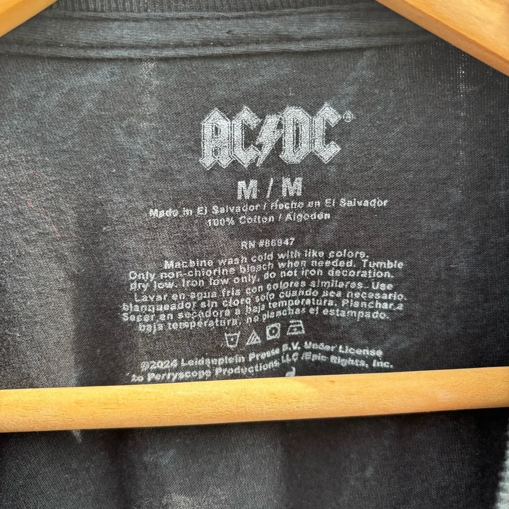 ACDC Womens Black Short Sleeve LOGO Tee Shirt Size Medium - Picture 3 of 5